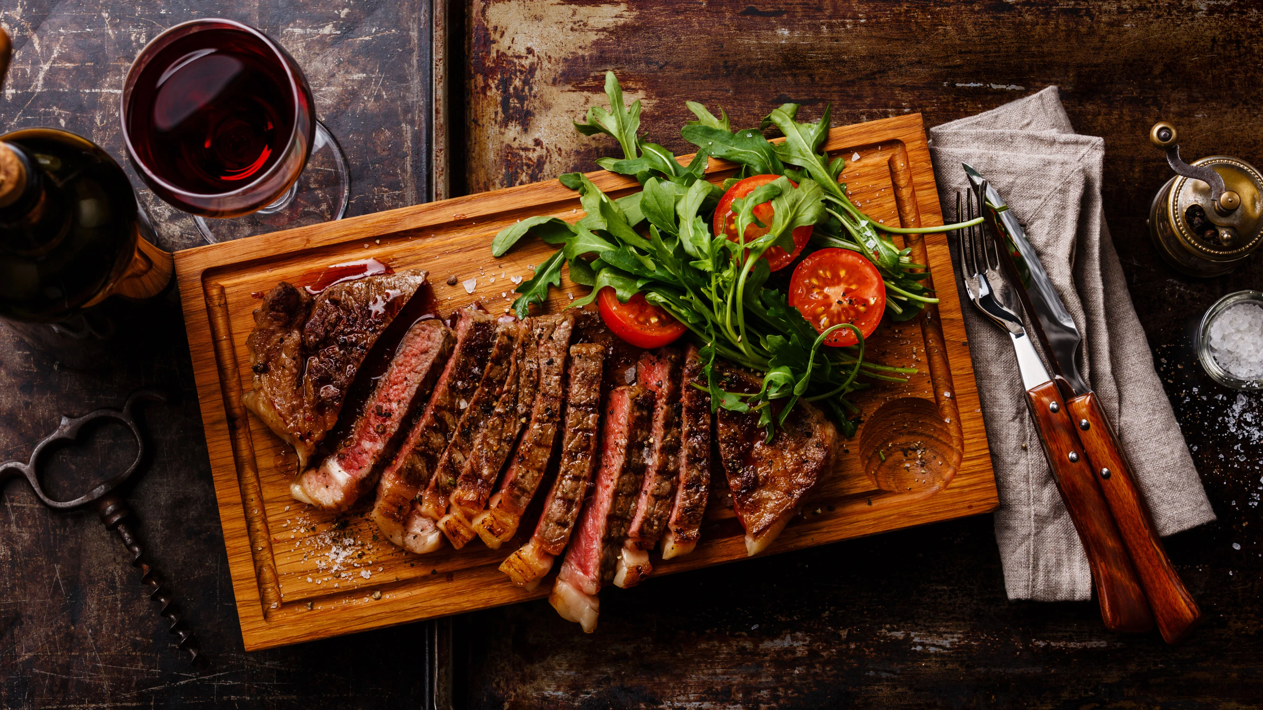 Legendary Cuts, Delivered Fresh.